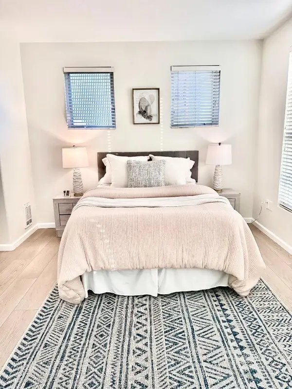 1121 40th Street #1301, Emeryville, CA 94608