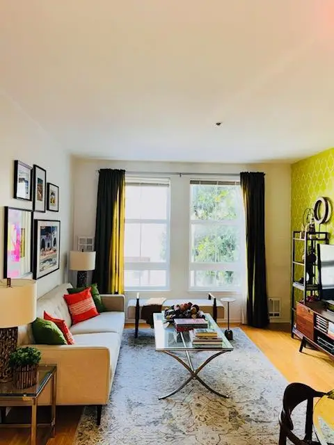 Address Withheld By Seller, San Francisco, CA 94107