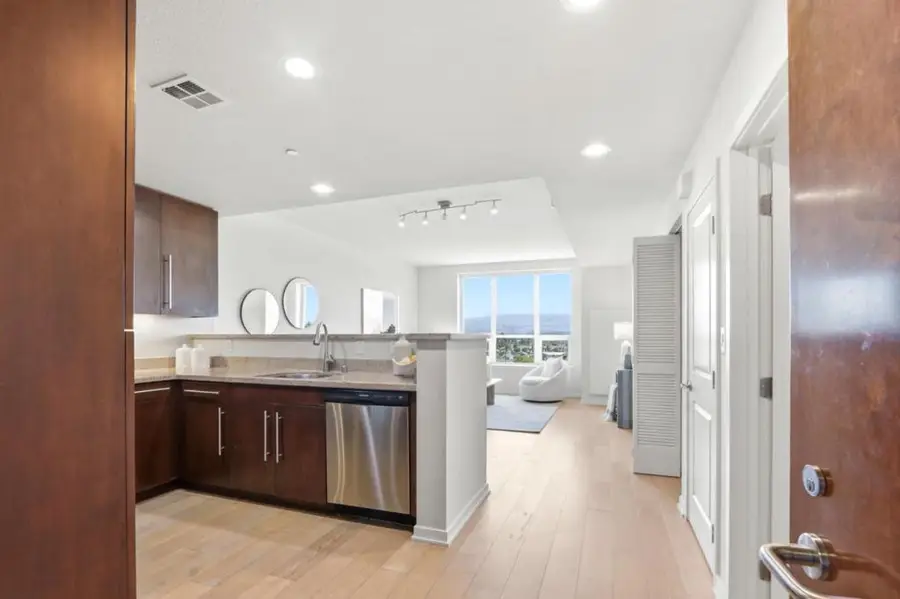 1375 Lick Avenue #720, San Jose, CA 95110 - #3