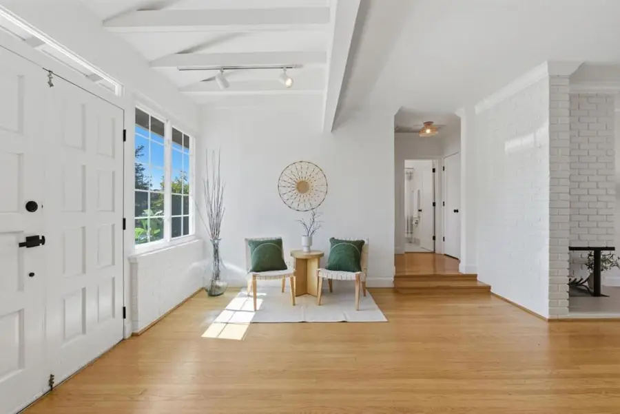 2725 Las Gallinas Avenue, San Rafael, CA 94903 - #2