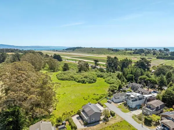 1077 Pearl Avenue, Moss Beach, CA 94038