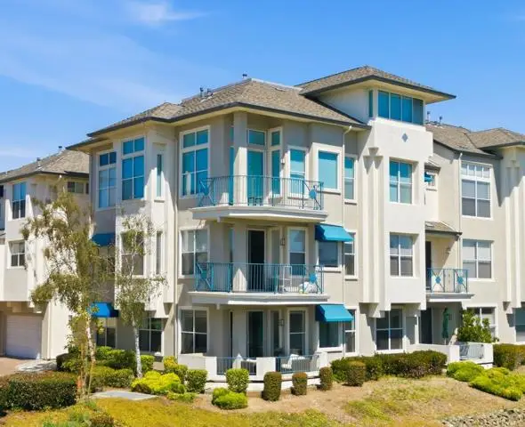 500 Baltic Circle #506, Redwood City, CA 94065