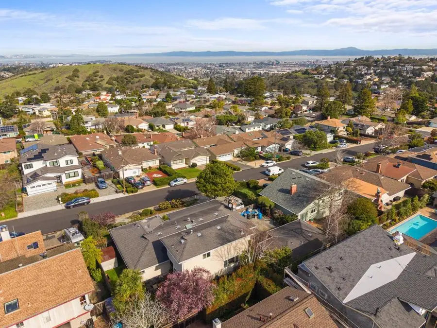 2725 Belmont Canyon Road, Belmont, CA 94002 - #2
