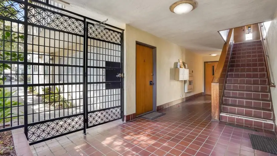 518 Everett Avenue #A, Palo Alto, CA 94301 - #3