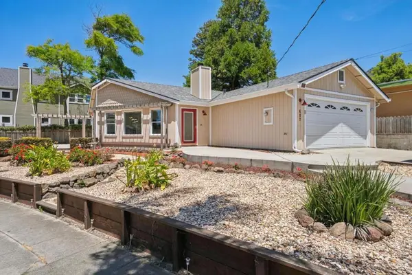407 Columbus Street, Half Moon Bay, CA 94019