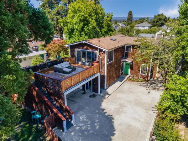 334 Pennsylvania Avenue, Santa Cruz, CA 95062