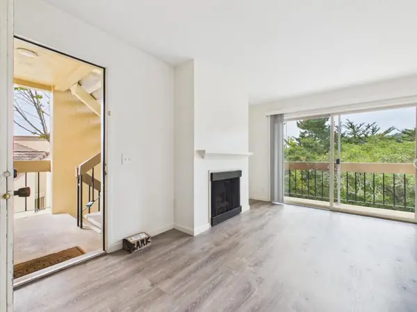 4202 Golden Oaks Lane #4202, Monterey, CA 93940
