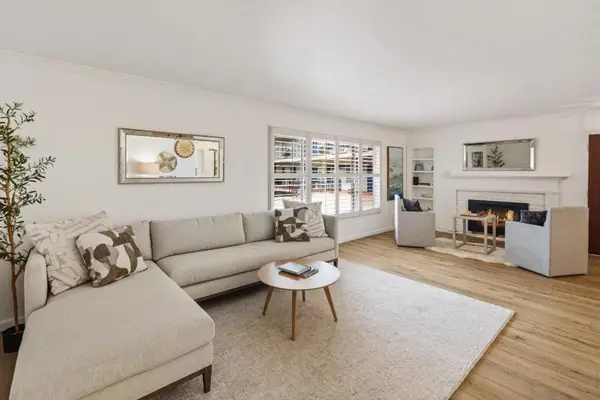 810 Lighthouse Avenue #206, Pacific Grove, CA 93950