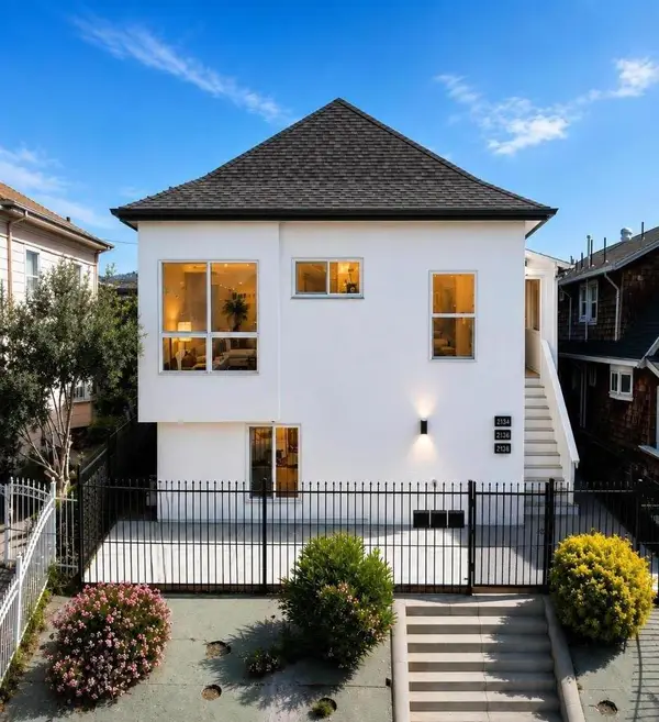 2136 Foothill Boulevard, Oakland, CA 94606