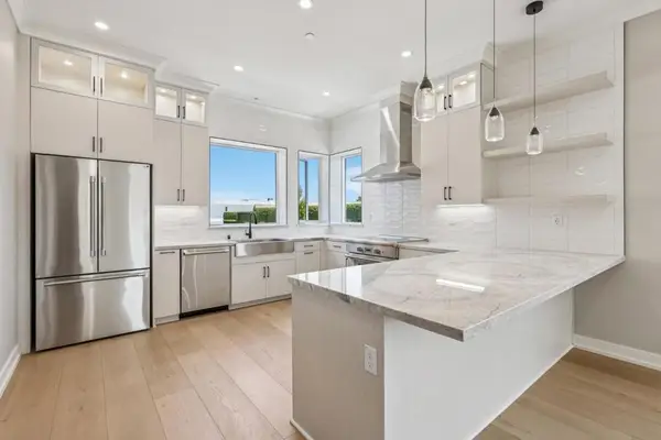 100 Koa Court, Palo Alto, CA 94306