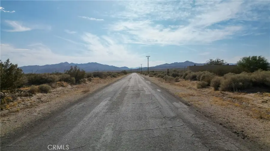 10313 E Lake Road, Cantil, CA 93519 - #2