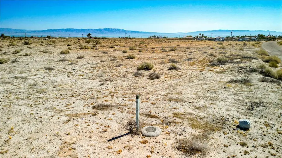 2711 Twin Lakes Avenue, Thermal, CA 92274 - #2