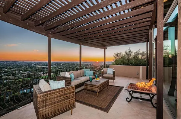 2362 Edgehill Road, Vista, CA 92084