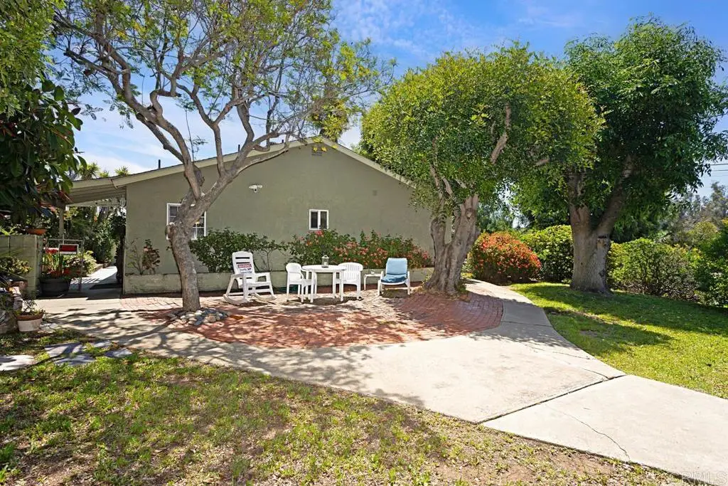 801 19 W Vista Way, Vista, CA 92083 - Image #1