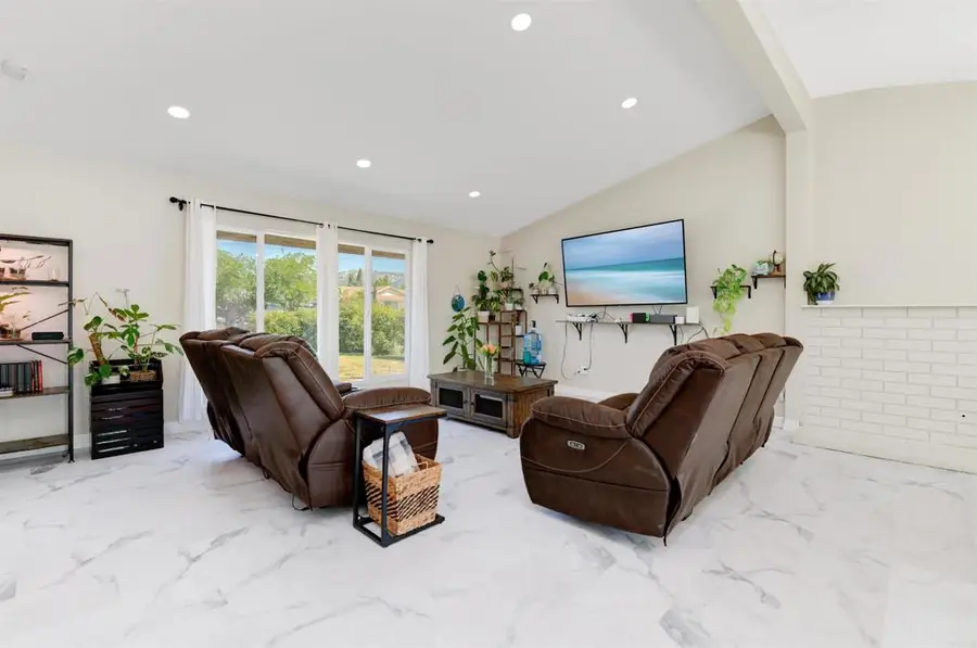 2141 E Mission Avenue, Escondido, CA 92027 - Image #2