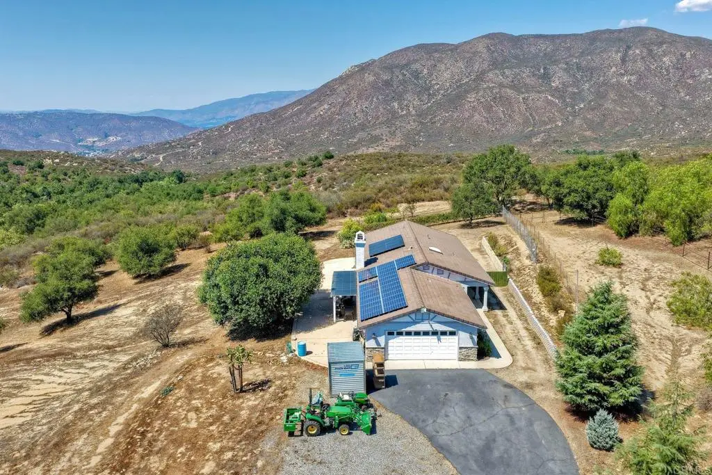 19205 Marshall Way, Valley Center, CA 92082 - Image #1