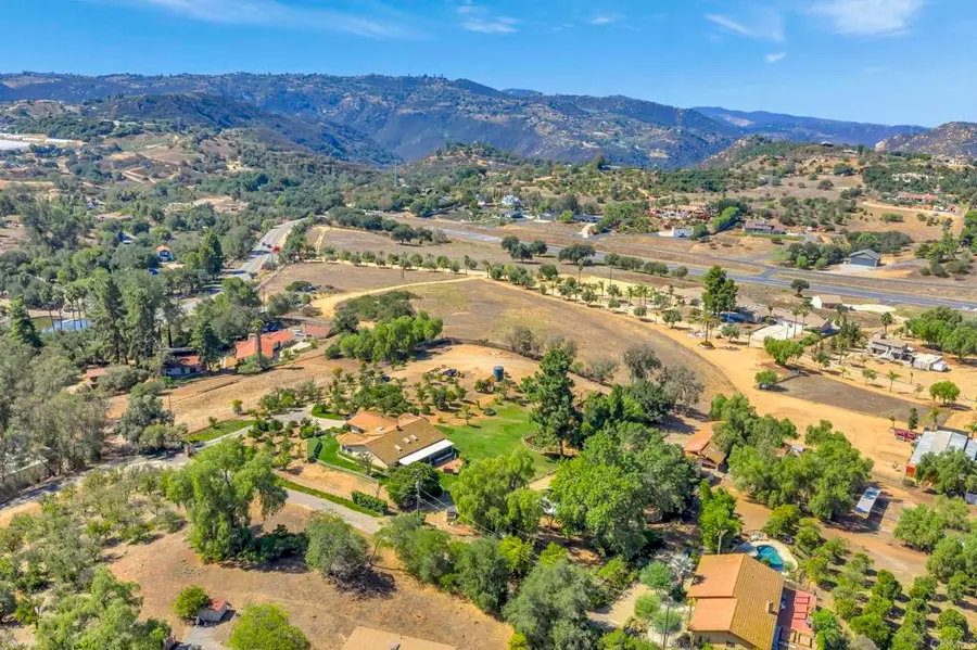 30136 Rolling Hills Drive, Valley Center, CA 92082 - Image #3