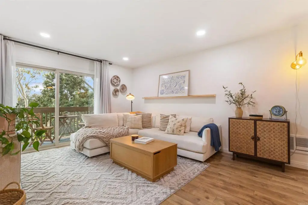 432 Edgehill Lane #74, Oceanside, CA 92054 - Image #1