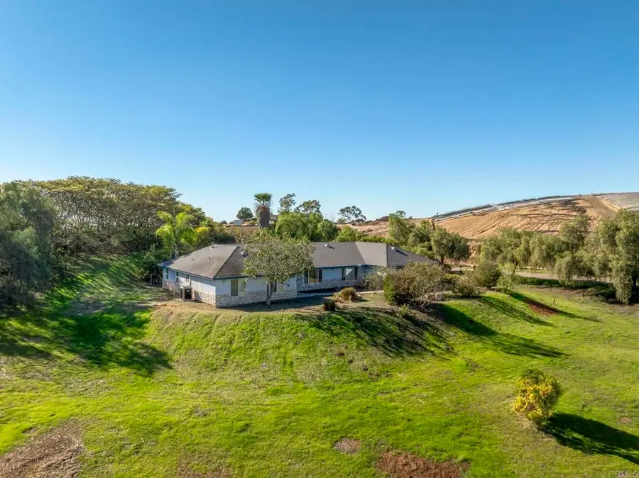 1420 Wilshire Rd, Fallbrook, CA 92028 - Image #2