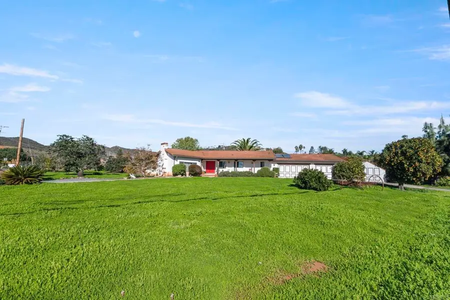 3414 Royal Road, Vista, CA 92084 - #3