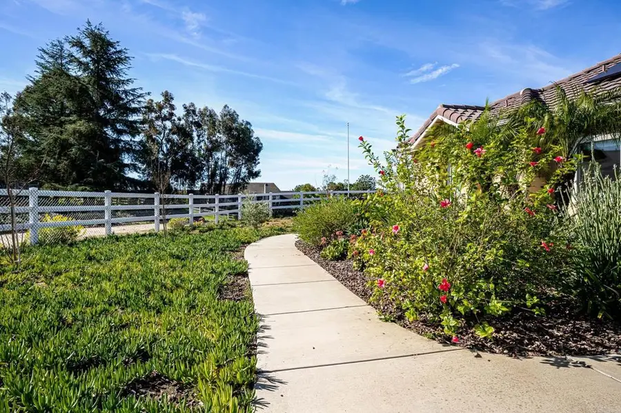 30606 Falling Star Circle, Valley Center, CA 92082 - Image #3