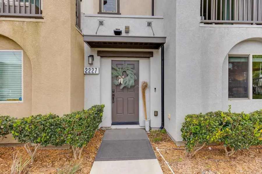 2227 Solara Lane, Vista, CA 92081 - Image #2