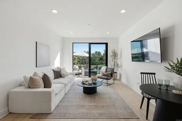 1107 Catania Court #203, Encinitas, CA 92024