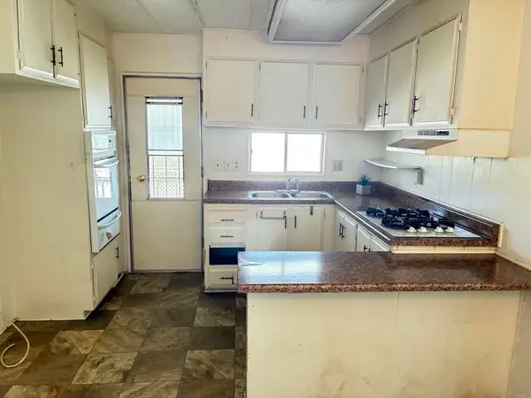 718 Sycamore Avenue #23, Vista, CA 92083