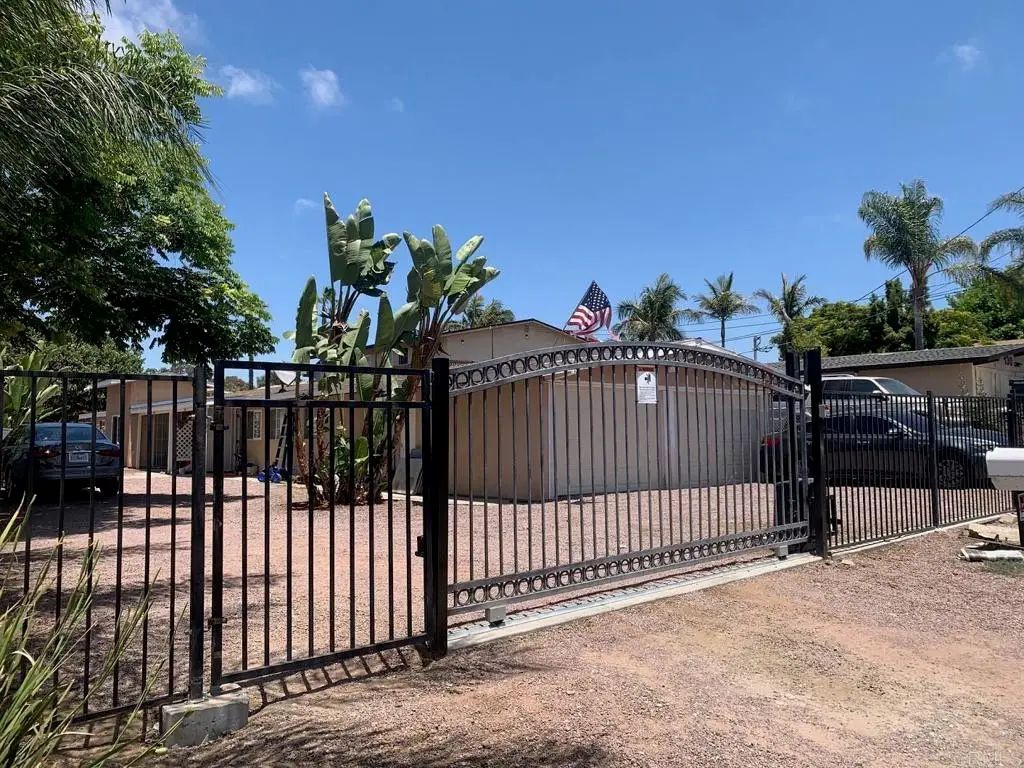 122 Eaton Way, Vista, CA 92084 - #1