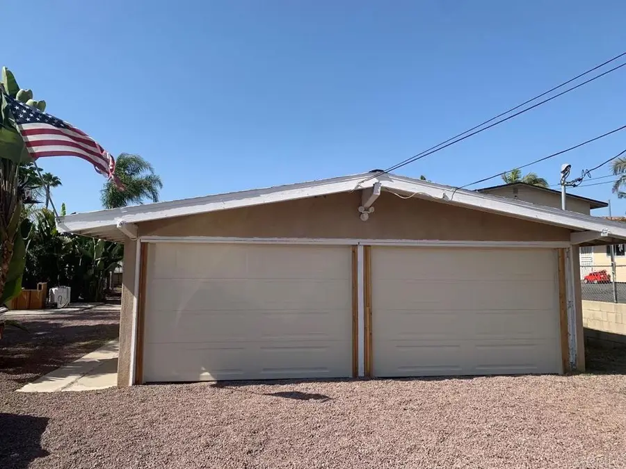 122 Eaton Way, Vista, CA 92084 - #3