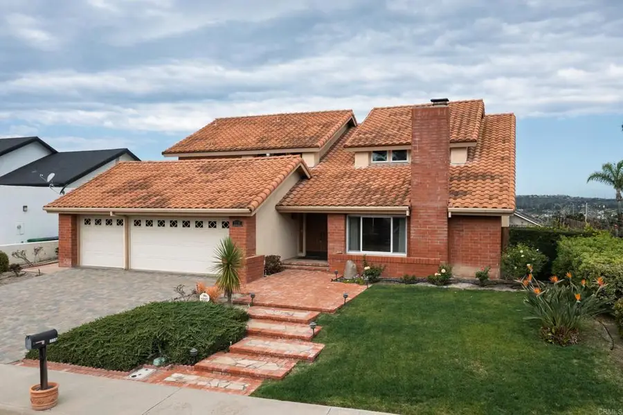 2120 Pintoresco Ct., Carlsbad, CA 92009 - #2