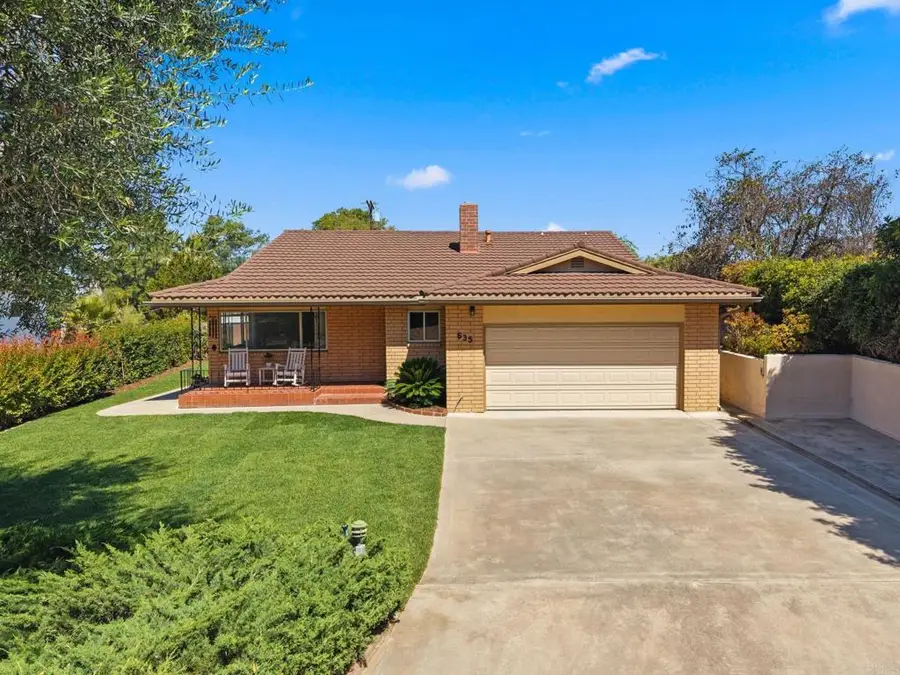 635 Pine Tree Lane, Vista, CA 92081 - #3