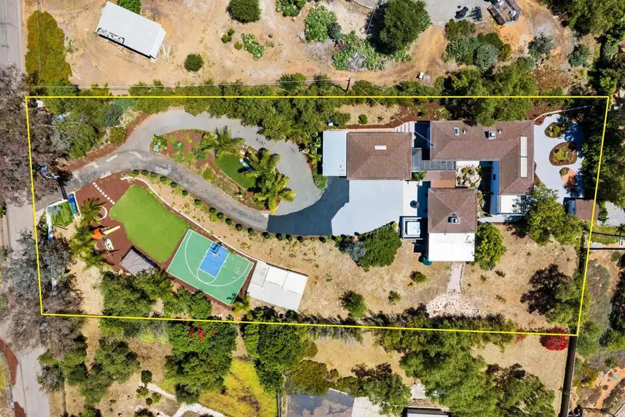 2143 Tierra Verde Road, Vista, CA 92084 - #2