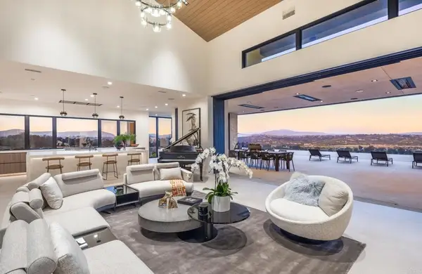 15575 Las Planideras, Rancho Santa Fe, CA 92067