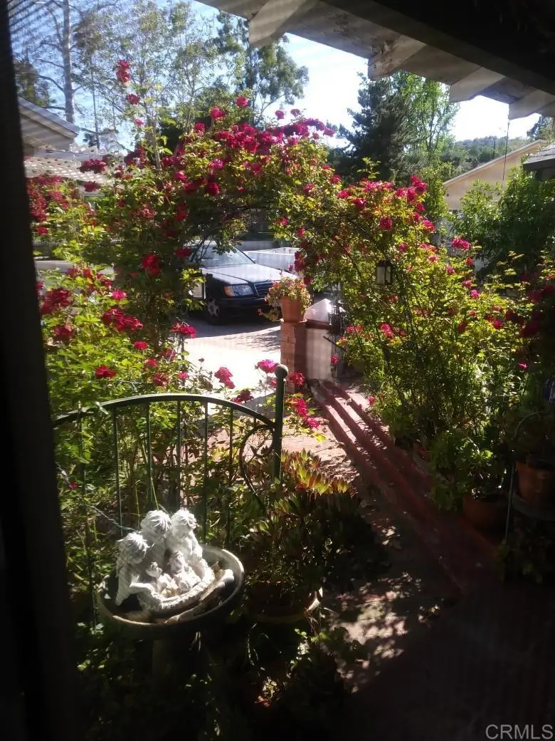 22101 Dumetz Rd., Woodland Hills, CA 91364 - #2