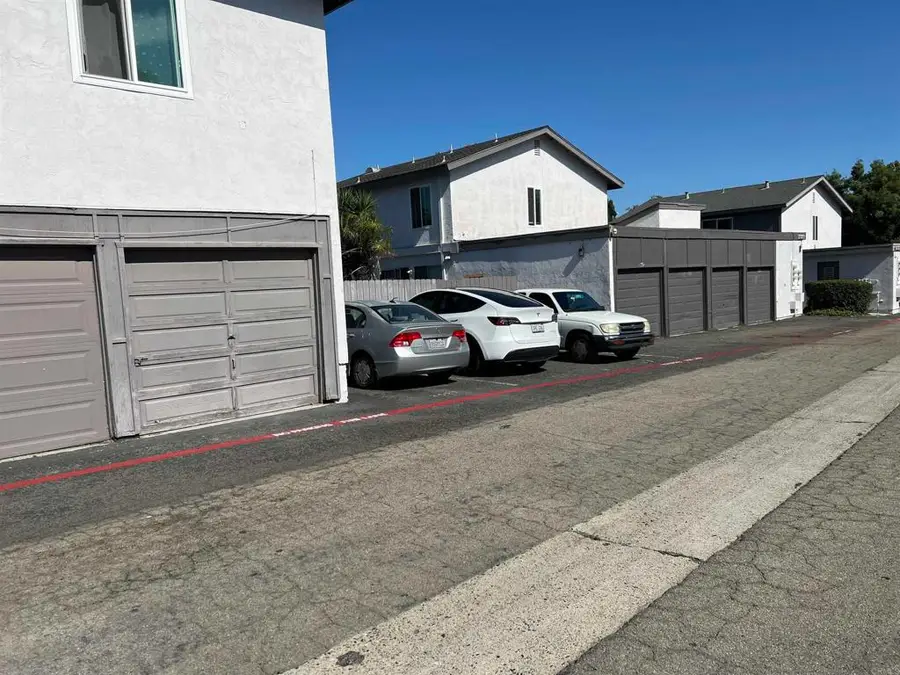 3425 Seabreeze Walk, Oceanside, CA 92056 - #3
