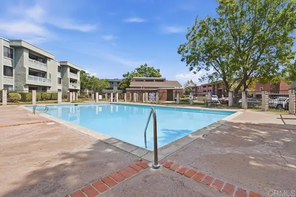 1040 E Washington Avenue #17, Escondido, CA 92025