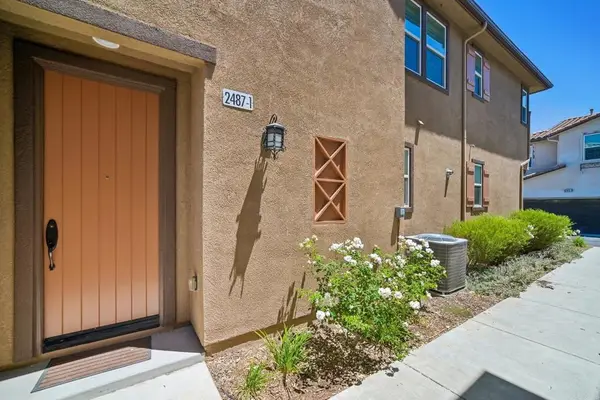 2487 Ascending Oaks Lane #1, Simi Valley, CA 93063