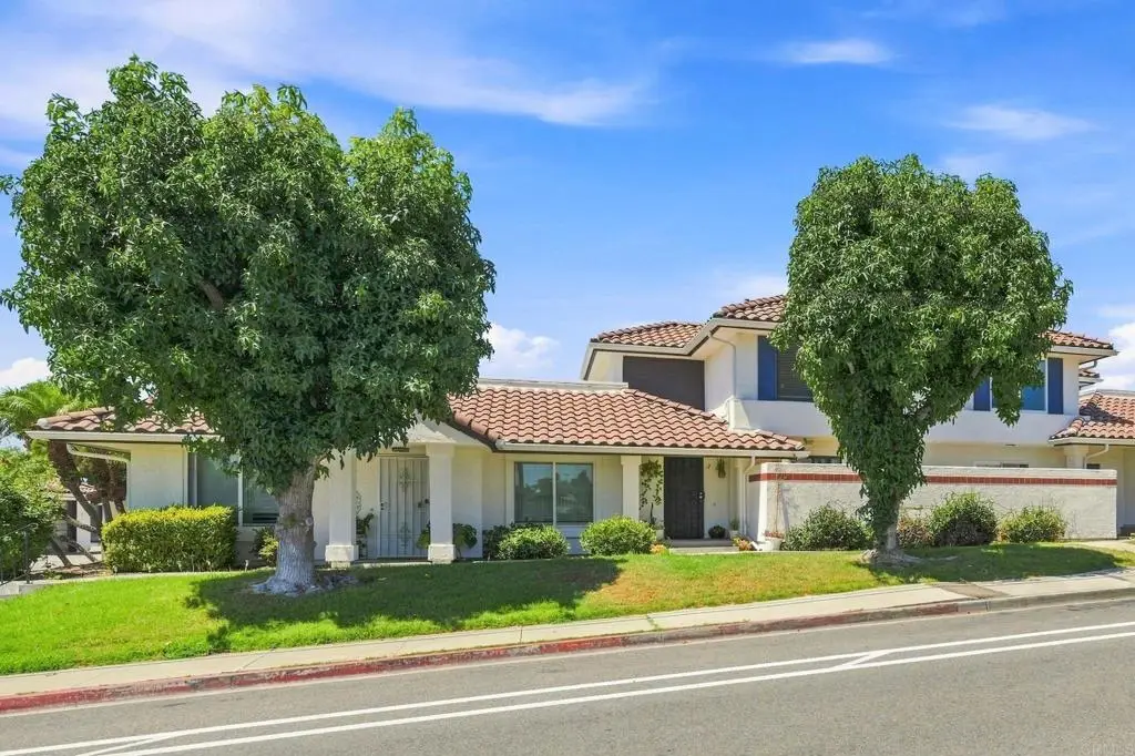 320 Grapevine Rd #102, Vista, CA 92083 - #1