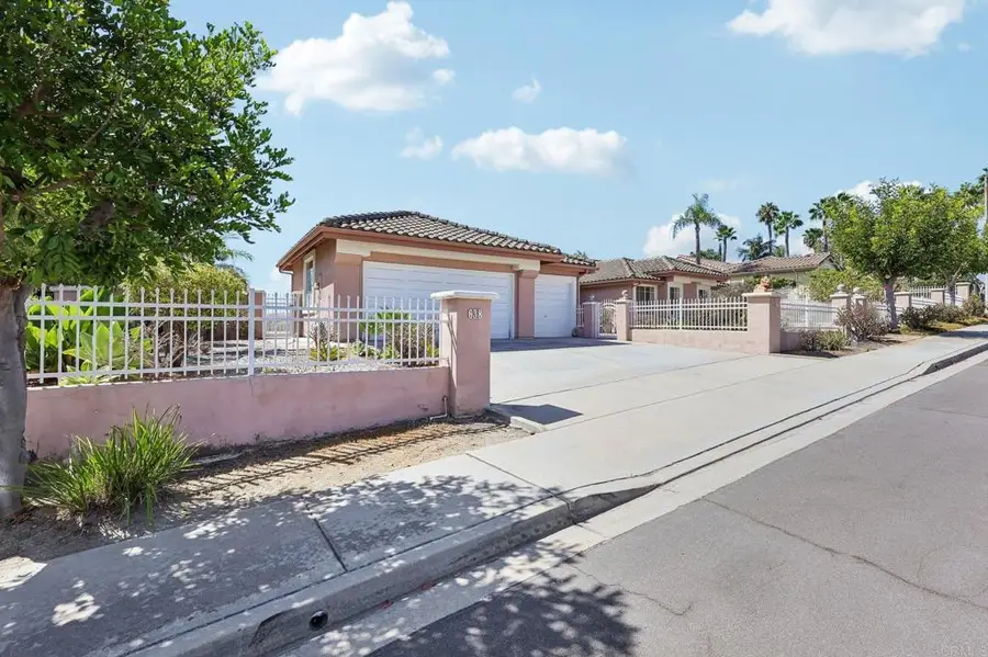 638 Cantara Lane, Vista, CA 92081 - #3