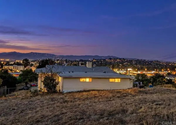 925 Grand Court, Escondido, CA 92025