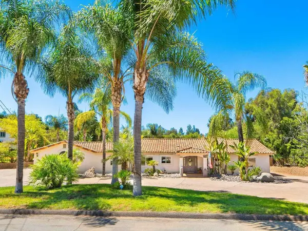 886 Singing Trails Drive, El Cajon, CA 92019