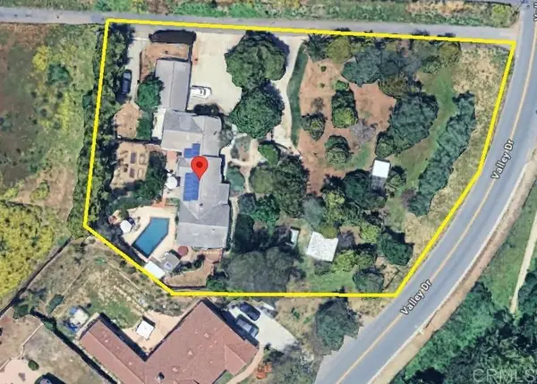 919 Valley Dr, Vista, CA 92084