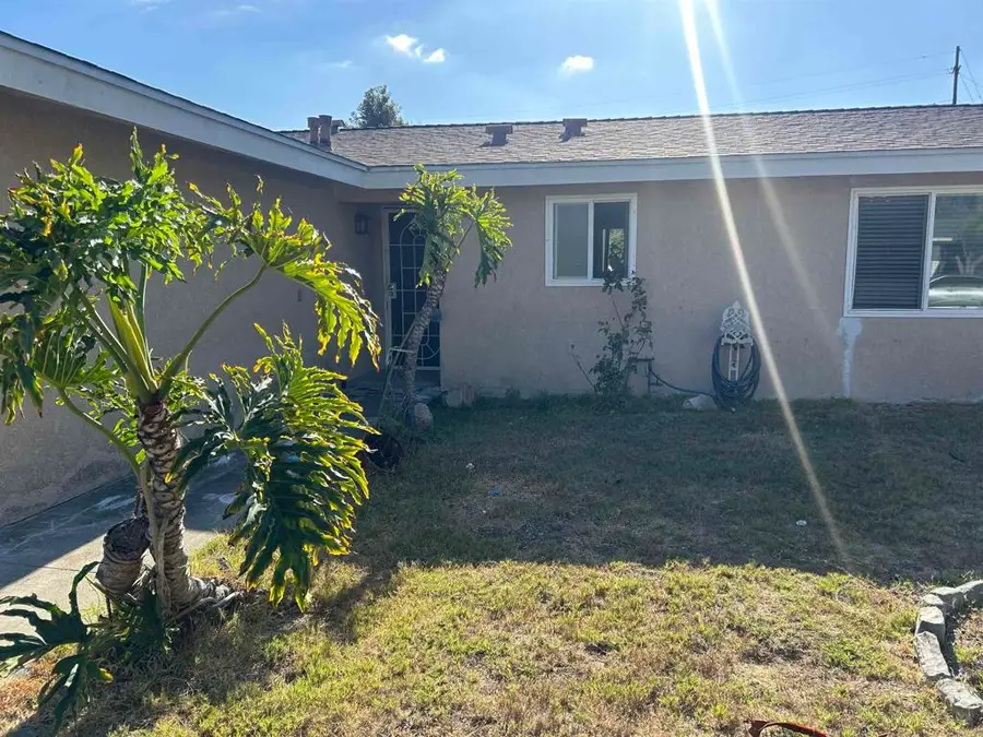 946 Rose, Vista, CA 92083 - #3