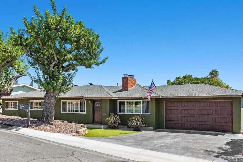 351 E 10th Ave, Escondido, CA 92025 - #1
