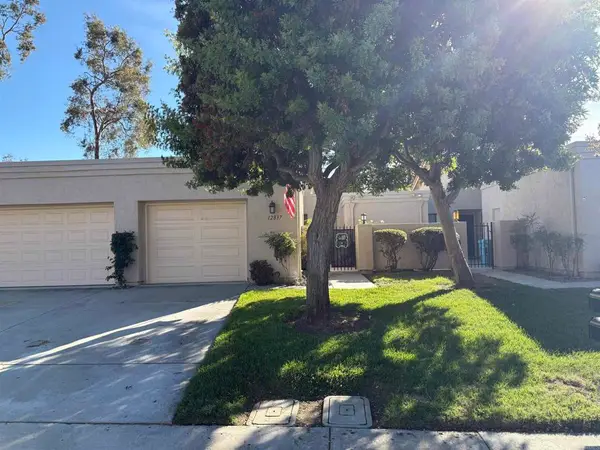 12837 Via Moura, San Diego, CA 92128