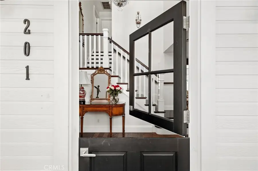 201 E 21st Street, Costa Mesa, CA 92627 - Image #3