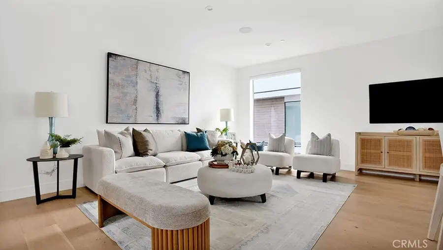 741 1/2 N Gramercy, Los Angeles, CA 90038 - Image #3