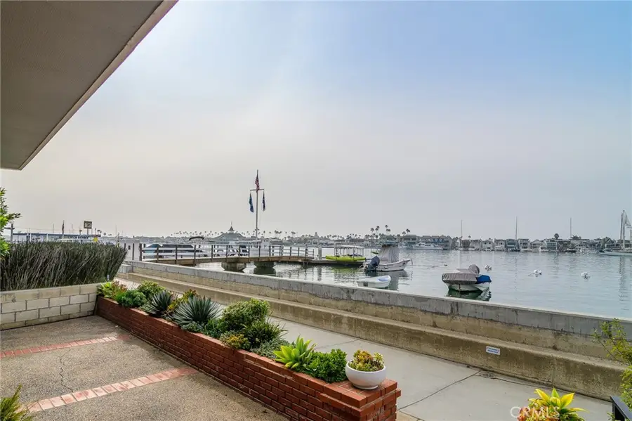 302 S Bay Front, Newport Beach, CA 92662 - Image #3