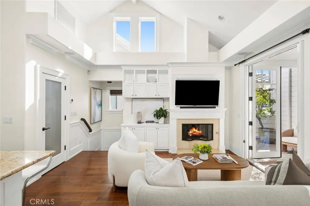 516 Poinsettia Avenue #B, Corona Del Mar, CA 92625 - #1